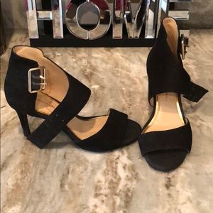 Jessica Simpson heels